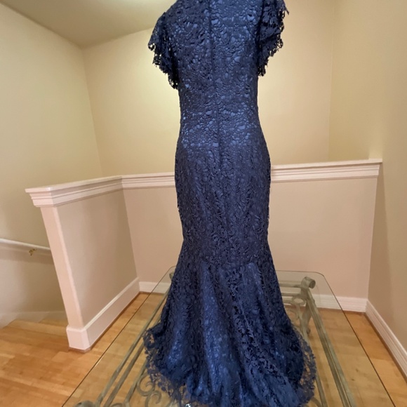 Theia, size 4, navy, maxi lace dress - Picture 3 of 5